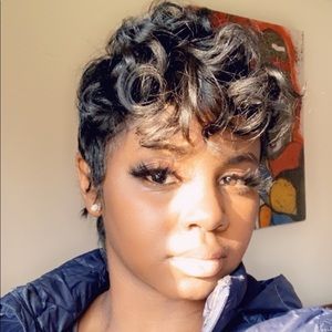 Meet your Posher, Deandra